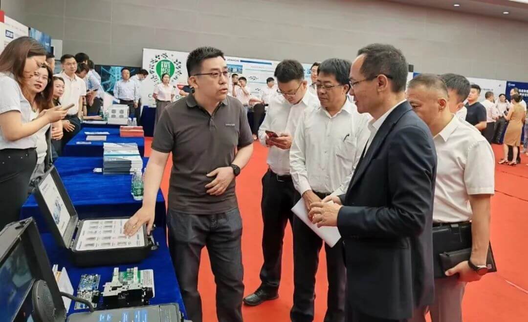 冰球突破-冰球电游奢华版_MG冰球游戏